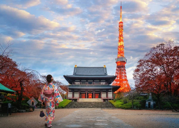 Donne Giapponesi Abito Kimono Passeggiano Nel Tempio Zojoji Nella Città — Foto Stock