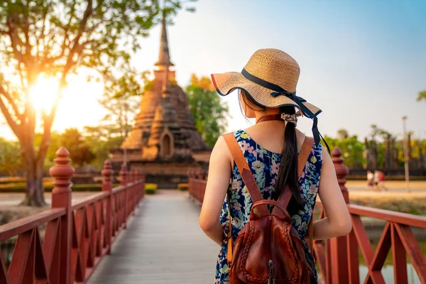 Naplemente és fény Sukhothai történelmi Park — Stock Fotó