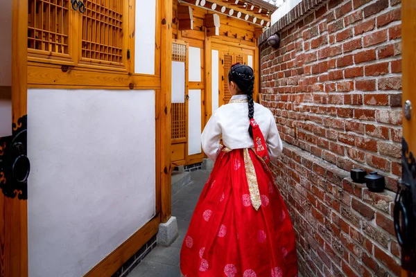 Signora coreana in Hanbok — Foto Stock