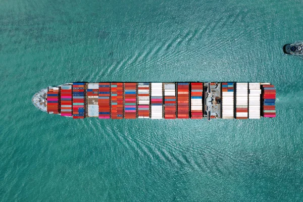 Контейнерний корабель в експортно імпортному бізнесі — стокове фото