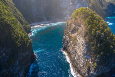 Nusa Penida Adası 'ndaki Manta Körfezi veya Kelingking Sahili