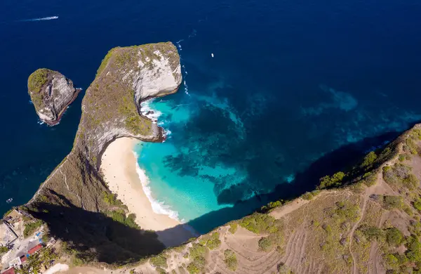 Stranden Manta Bay eller Kelingking på ön Nusa Penida, Bali — Stockfoto