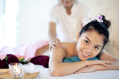 Tay masajı ve iyileşme ve rahatlama için spa