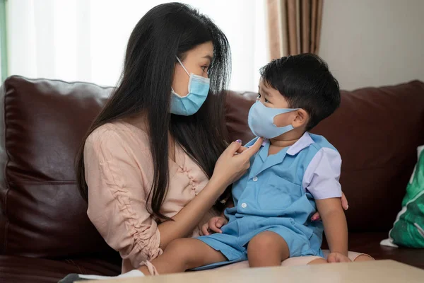 Coronavirus Covid Concept Little Asian Boy Mother Wearing N95 Mask — Stock Photo, Image
