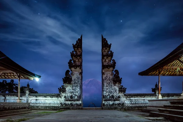 Bramy Świątyni Świątyni Lempuyang Luhur Bali Indonezja Vintage Ton — Zdjęcie stockowe