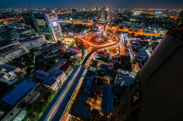 일몰과 배경이 승리의 기념비 방콕의 옥상에서 바라본 — 스톡 사진