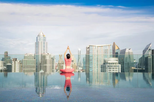 Asiatique Belle Femme Uniforme Sport Rose Faisant Exercice Yoga Sur — Photo