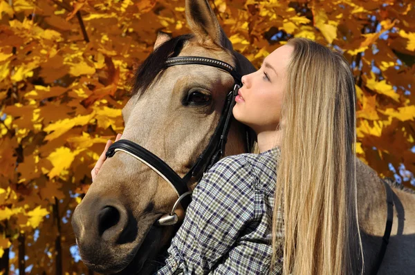 Portrait Teenage Girl Horse Autumn Day — Stock Photo, Image