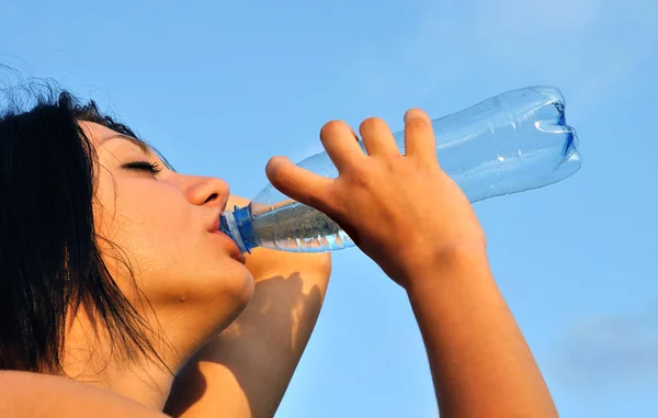 Thirst Thirsty Girl Drinks Cold Water Hot Day — Stock Photo, Image