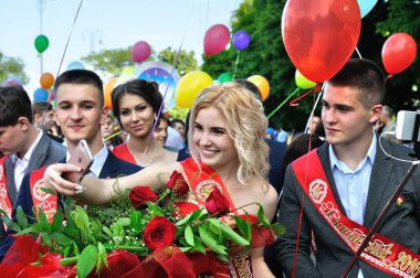 Selfie kutlama geçit töreninde alarak farklı okullardan mezun