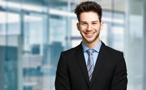 Jeune Manager Dans Son Bureau — Photo