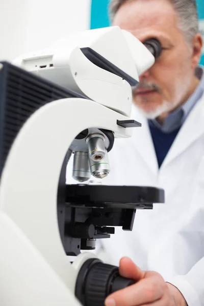 Senior Scientist Using Microscope His Laboratory — Stock Photo, Image