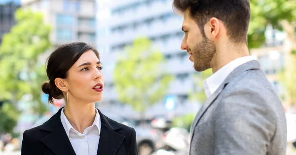 Socios Comerciales Discutiendo Juntos — Foto de Stock