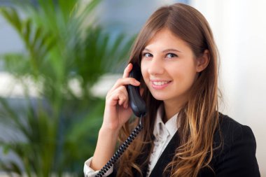 telefon, gülümseyen iş kadını