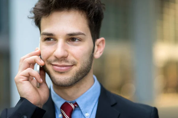 Portrait Jeune Homme Affaires Parlant Téléphone — Photo