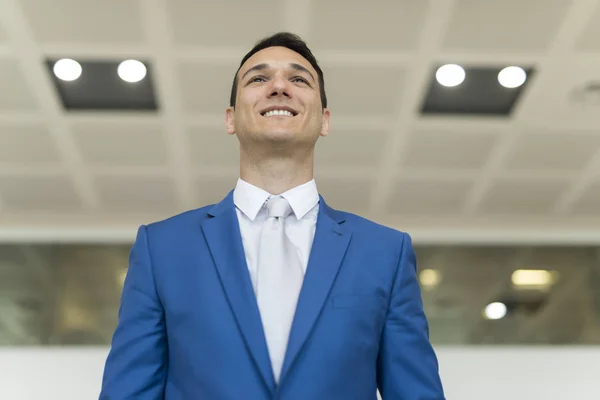 Retrato Sonriente Joven Empresario —  Fotos de Stock