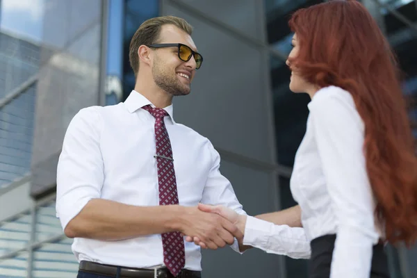 Gli Uomini Affari Stringono Mano — Foto Stock