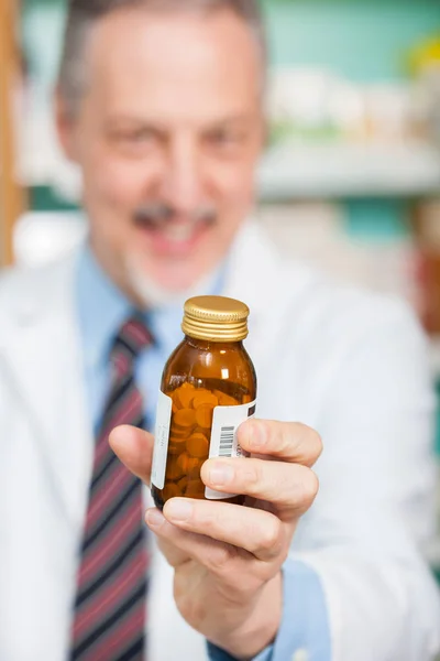 Chemist Giving You Bottle Pills — Stock Photo, Image