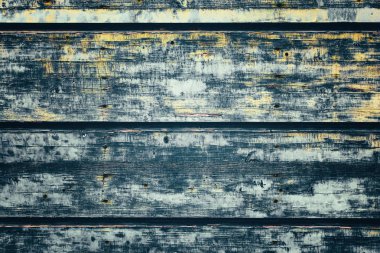 Tahtadan yapılmış duvarları kapatın.