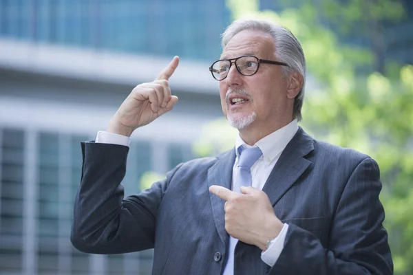 Geschäftsmann Hat Eine Idee Der Stadt — Stockfoto