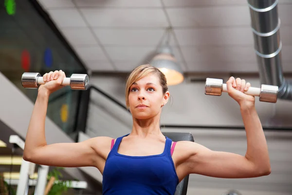 Portrait Young Woman Lifting Dumbbells Fitness Club — Stock Photo, Image