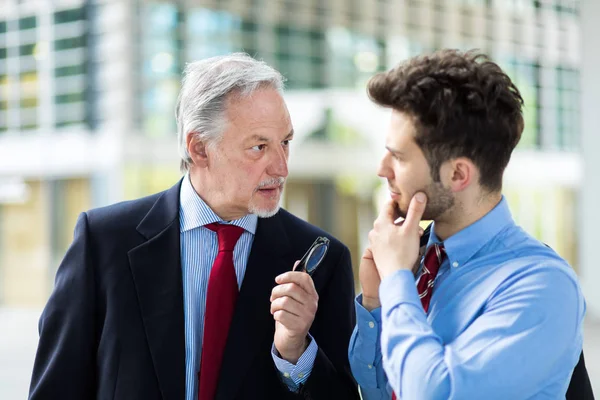 Parceiros Negócios Discutindo Juntos — Fotografia de Stock