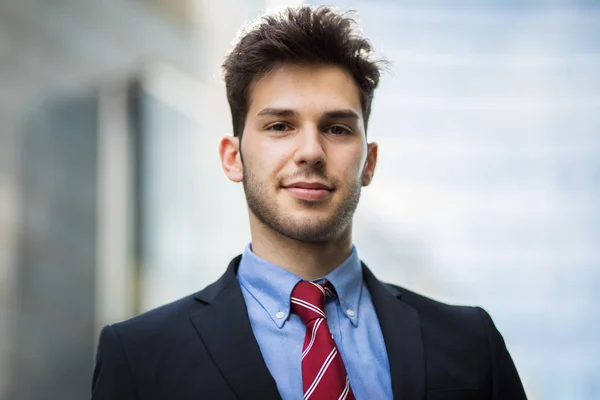 Joven Hombre Negocios Guapo Ciudad — Foto de Stock