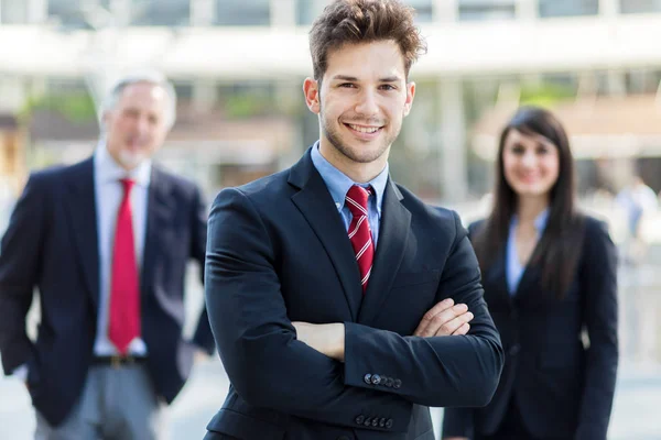 Business Team Med Korsade Armar Staden — Stockfoto