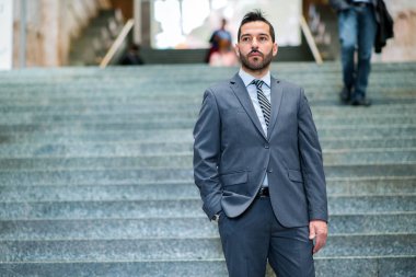 Milano Merkez İstasyonu yürüme işadamı