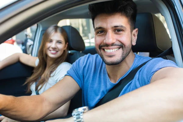 Happy Couple Driving Car — Stock Photo, Image