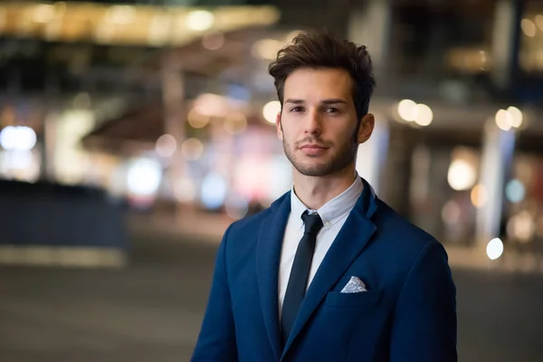 Retrato Hombre Negocios Por Noche —  Fotos de Stock