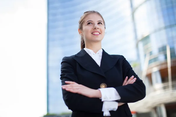 Smiling Businesswoman Crossed Arms City — Stock Photo, Image