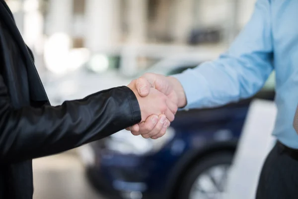 Handshake Zaplombovat Řešit Pro Nové Auto — Stock fotografie