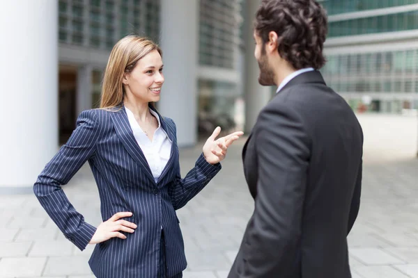 Zakenman Gesprek Met Een Vrouw — Stockfoto