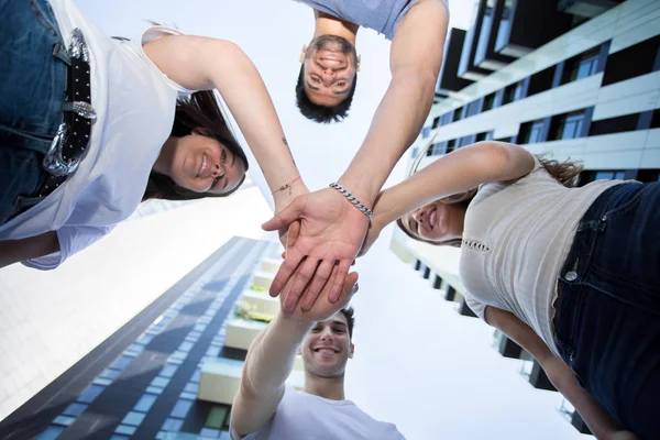 Des Amis Réconfortent Mutuellement Font Une Promesse — Photo