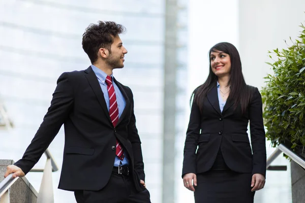 Geschäftspartner Diskutieren Gemeinsam — Stockfoto