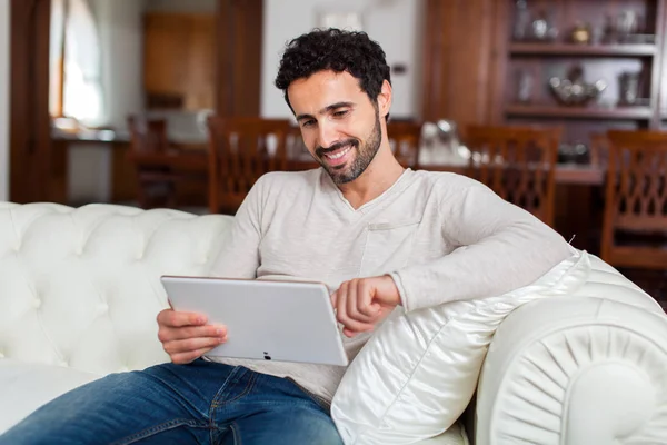Young Man Using Digital Tablet — Stock Photo, Image
