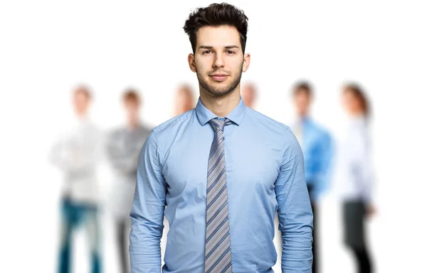 Jovem Gerente Frente Sua Equipe — Fotografia de Stock