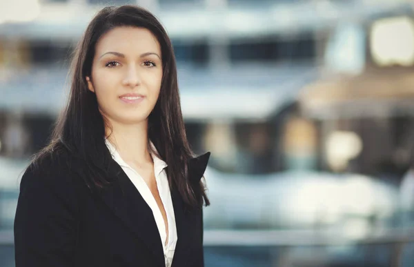 Retrato Uma Empresária Sorridente — Fotografia de Stock