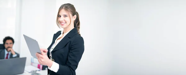 Portrait Smiling Businesswoman Using Digital Tablet — Stock Photo, Image