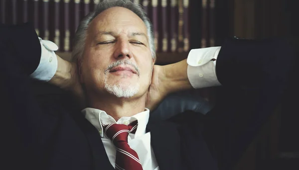 Manager Relaxing Himself His Office — Stock Photo, Image