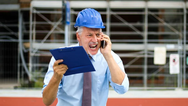 Angry Senior Engineer Shouting Phone — Stock Photo, Image