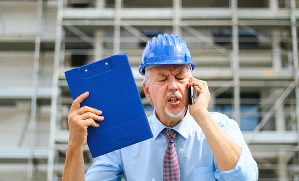 Angry Senior Engineer Shouting Phone — Stock Photo, Image