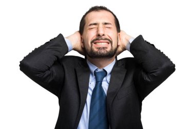 Beyaz arka plan üzerinde mali kriz kavramı izole umutsuz iş adamı