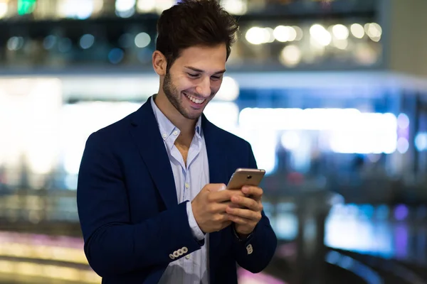 Young Manager Using His Smartphone Outdoor Night City — Stock Photo, Image