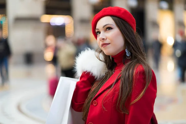 Junge Frau Mit Einkaufstasche Mailand Italien — Stockfoto