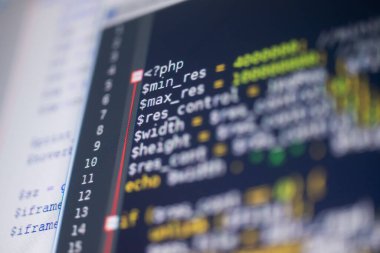 Monitörde PHP kodu, programlama kavramı