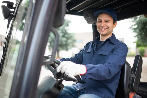 Trabajador Que Utiliza Una Carretilla Elevadora Conductor Trabajo Una Fábrica — Foto de Stock