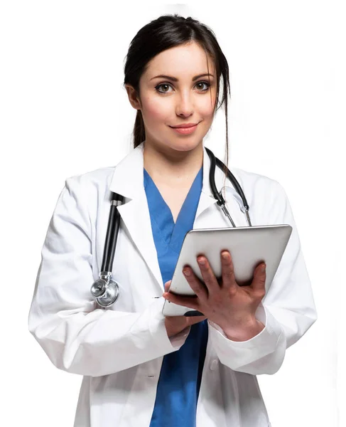 Retrato Enfermeira Sorridente Isolado Branco Usando Tablet Digital — Fotografia de Stock