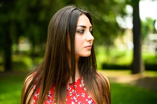 Portrait Young Beautiful Woman Outdoor Park — Stock Photo, Image